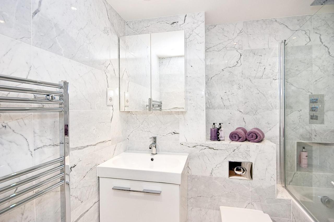 Stunning 2-Bedroom-Hosted By Sweetstay London Exterior foto